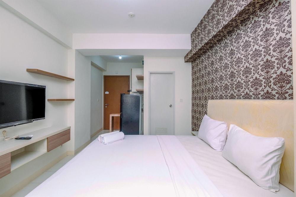 Fancy and Nice Studio Apartment at Podomoro Golf View