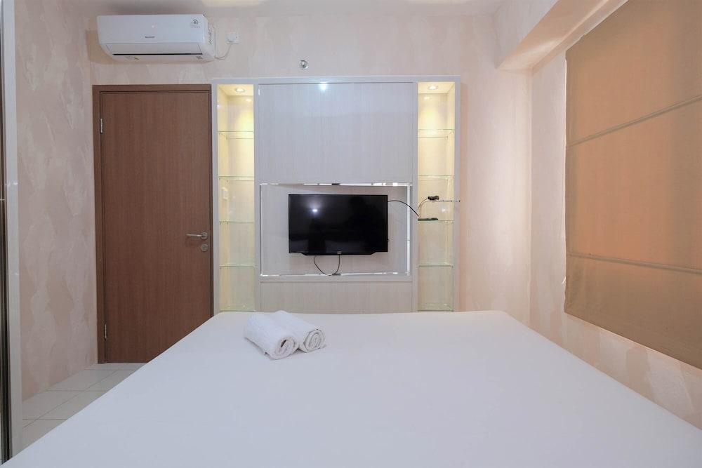 Comfort and Stylish 2BR at Podomoro Golf View Apartment