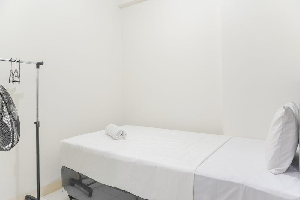 Comfy Stay 2BR at Podomoro Golf View Apartment