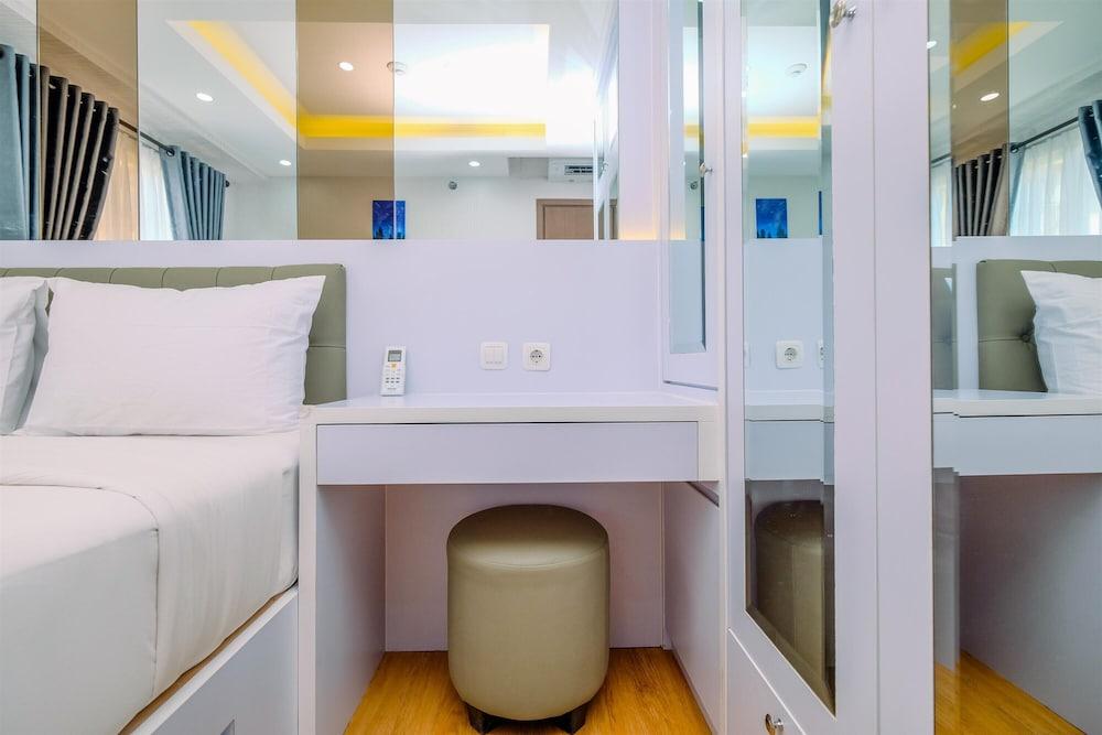 Fancy and Nice 2BR Apartment at Podomoro Golf View