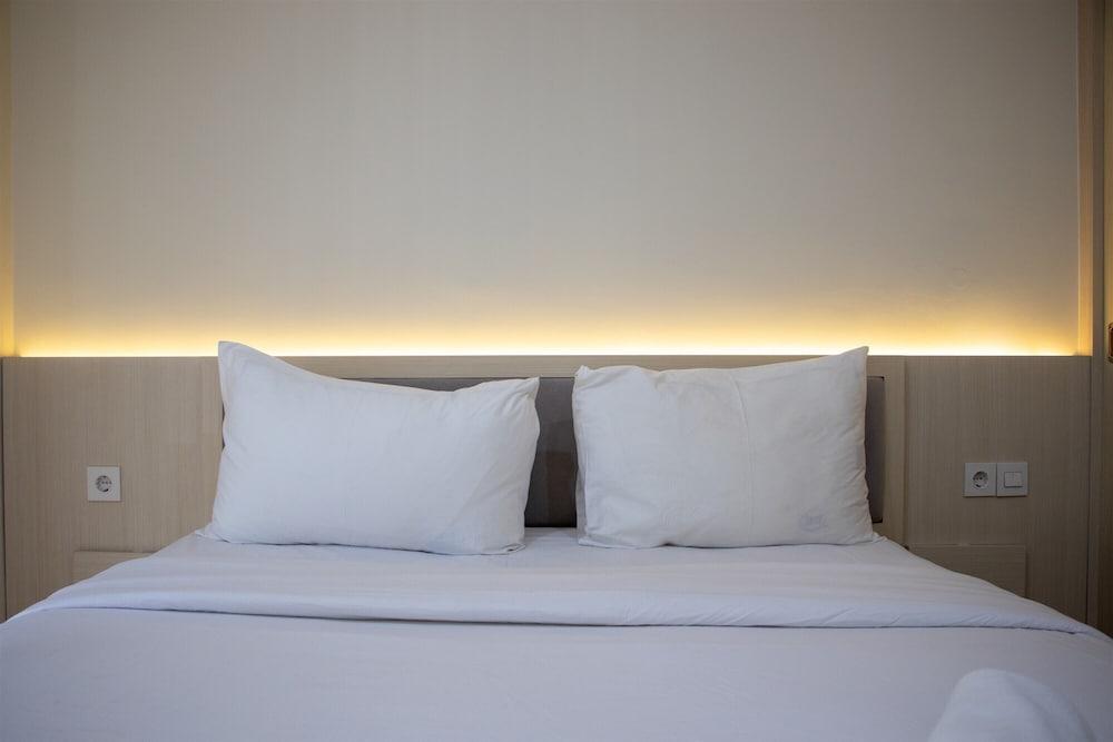 Well Furnished 2BR at Podomoro Golf View Apartment