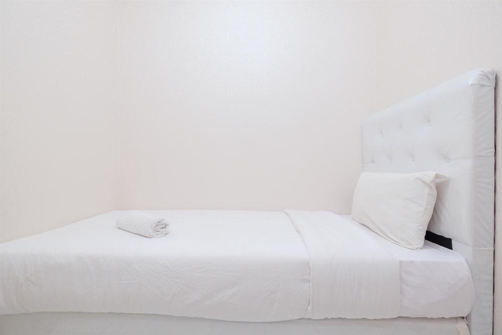 Comfort 2BR at 15th Floor Podomoro Golf View Apartment