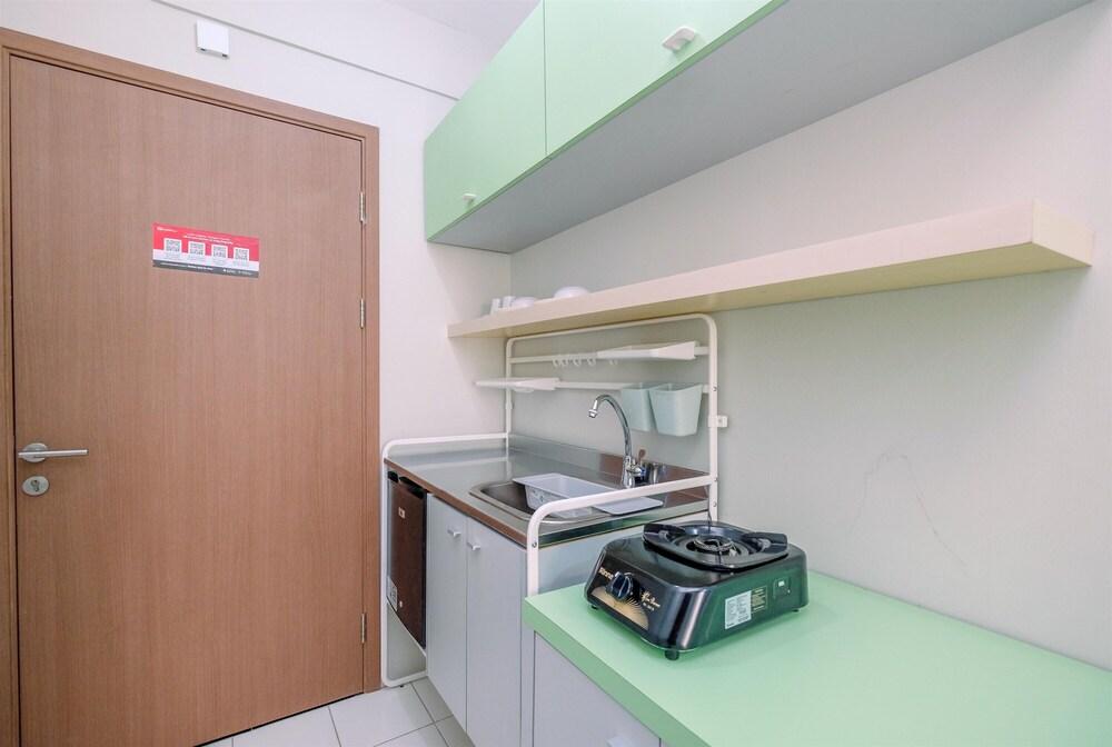 Contemporary Studio at Podomoro Golf View Apartment