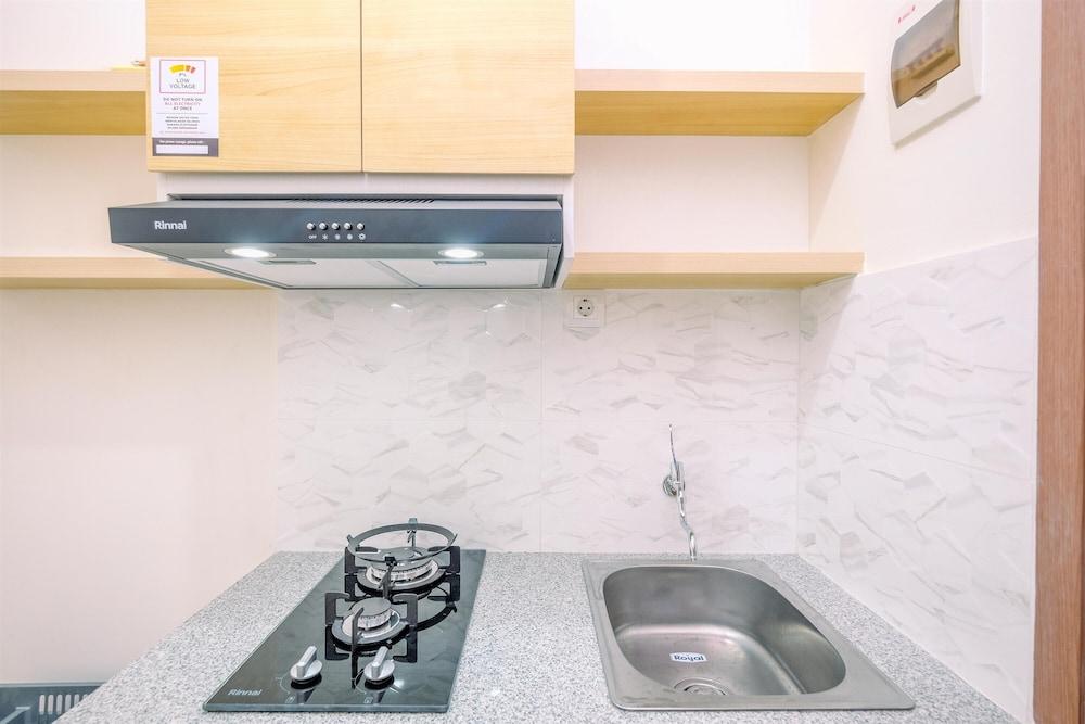 Nice and Warm Studio at Podomoro Golf View Apartment