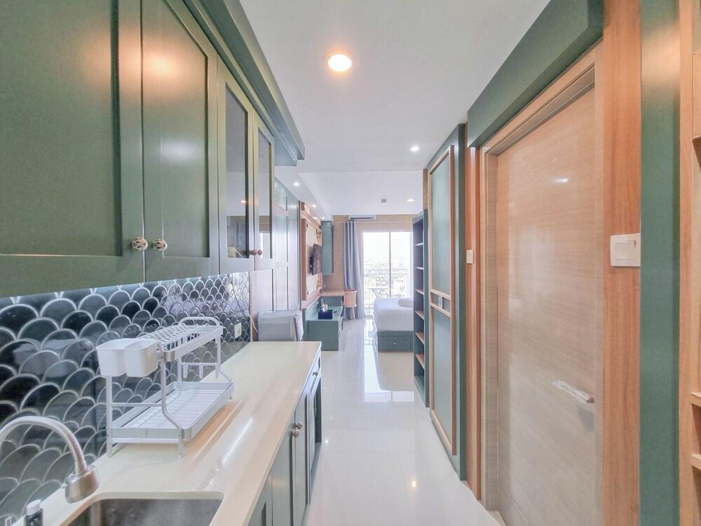 Tranquil and Modern Studio Mataram City Apartment