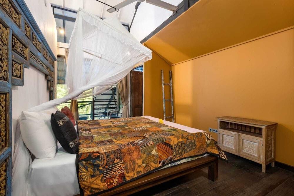 Singing River Front Villa