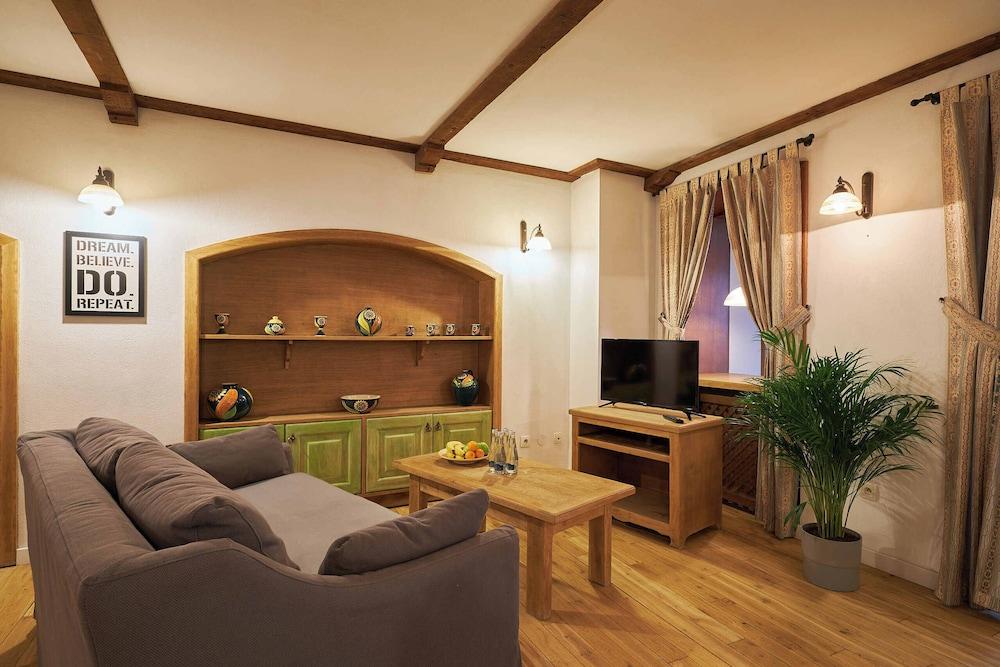 Vincent Old Town Apartments