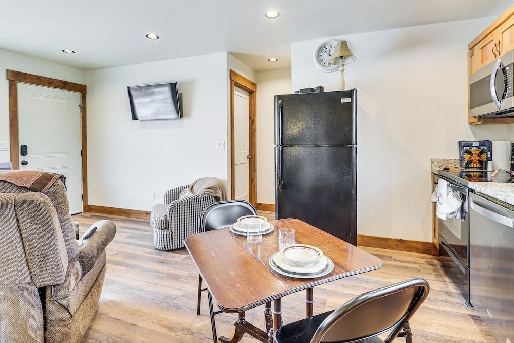 Starry Skies & Mtn Views: Family Retreat in Elmo