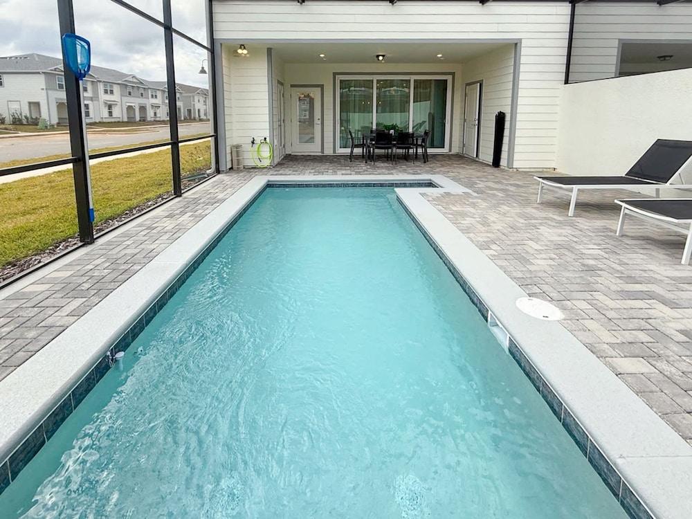 Upstay Theme Rooms and Arcade Games Plus Private Pool