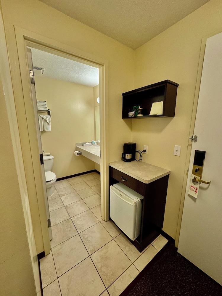 Western Budget Plus Killam Krossing