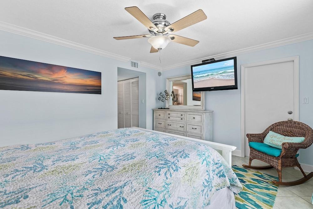 Sea Coast Gardens II 110