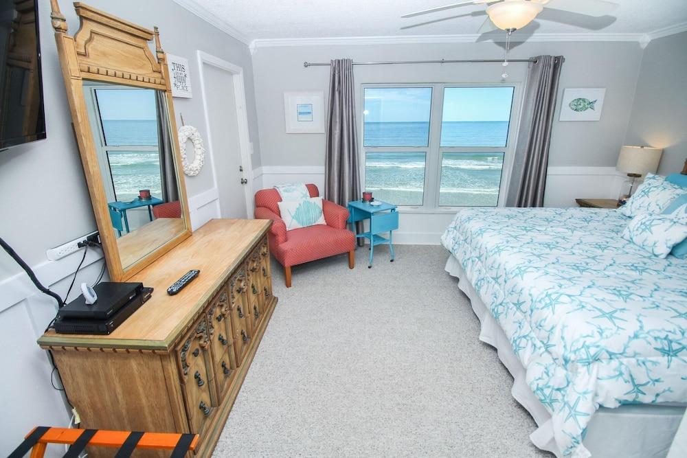 Sea Coast Gardens II 405