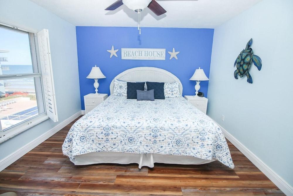 Sea Coast Gardens III 409