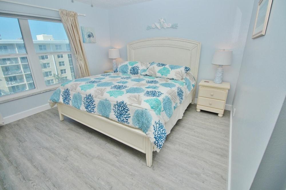 Sea Coast Gardens III 509