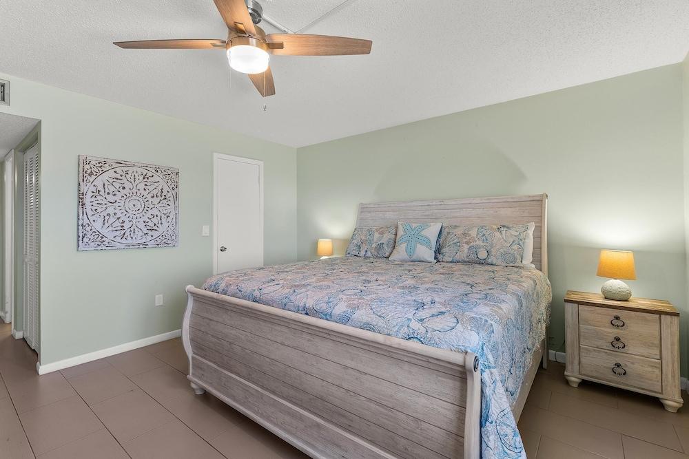 Shorehom by the Sea 51