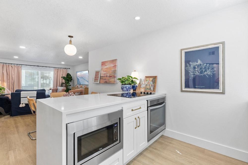 Colony Beach Club 122