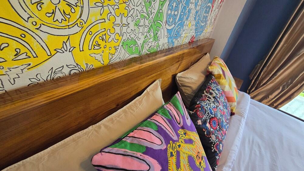 Zuu Tee Organic Farm & Roastery