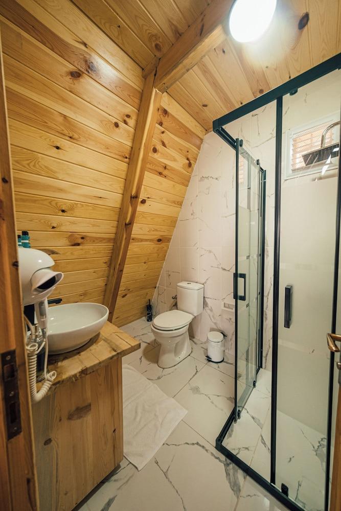 KAYIP ORMAN DAĞ EVLERİ