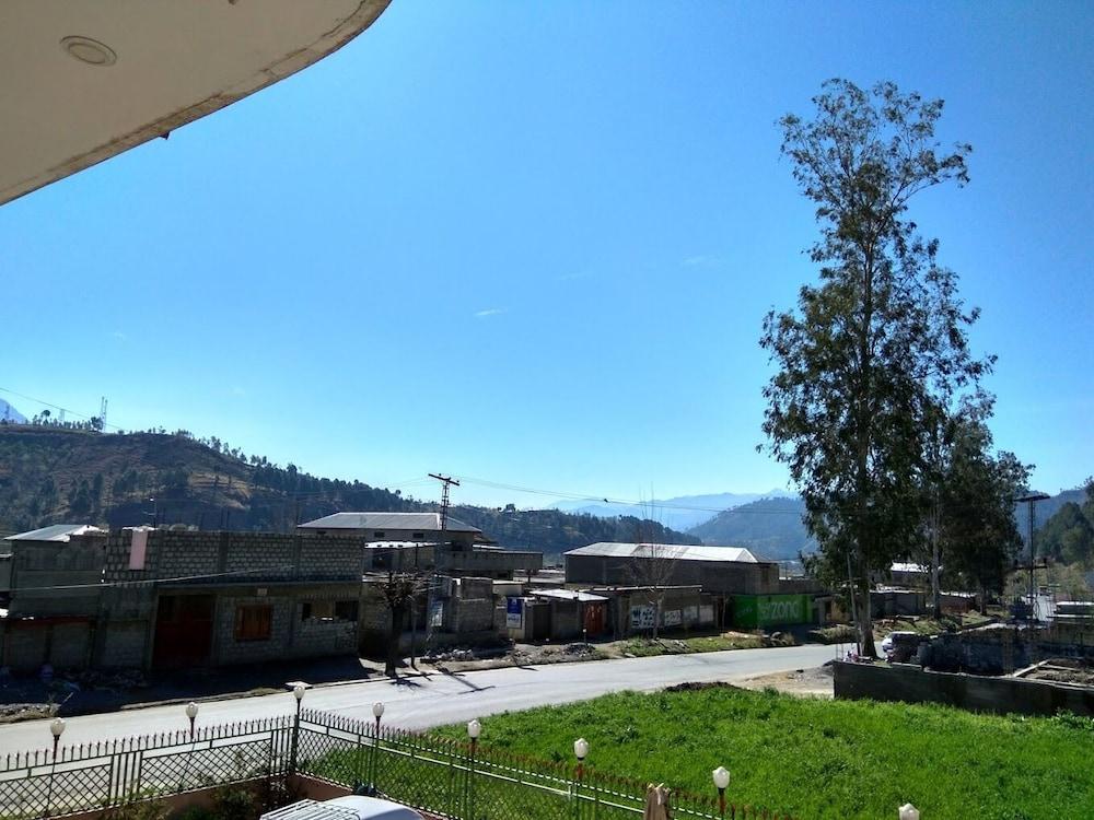 Mountain View Hotel And  Restaurant.