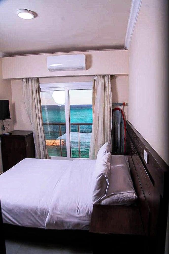 Luxury Apartment 3BR & Full Sea View