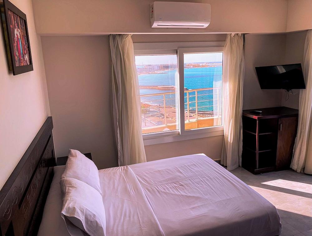 Luxury Apartment 3BR & Full Sea View