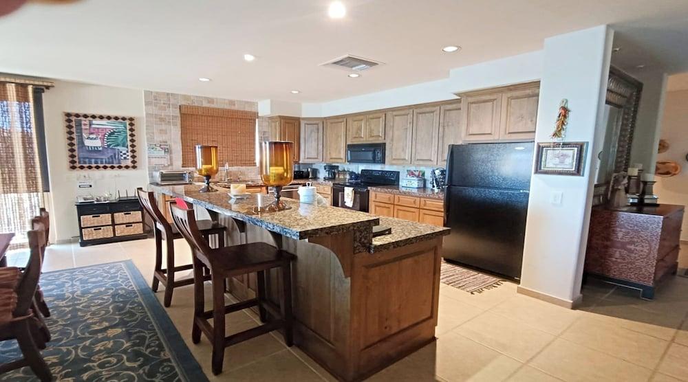 Condo Bella Sirena 805 C by Kivoya