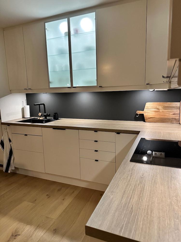 Kvaloysletta - 2 Bed Apartment - Free Parking