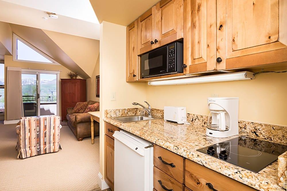 Blue Mesa Lodge 32A by Avantstay Located In The Heart Of Mountain Village w Prime Skiing Access