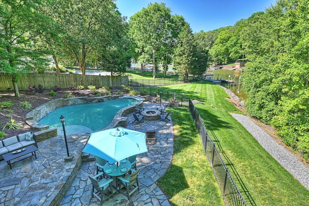 Sun Up Sun Down by Avantstay Pool w Waterfall