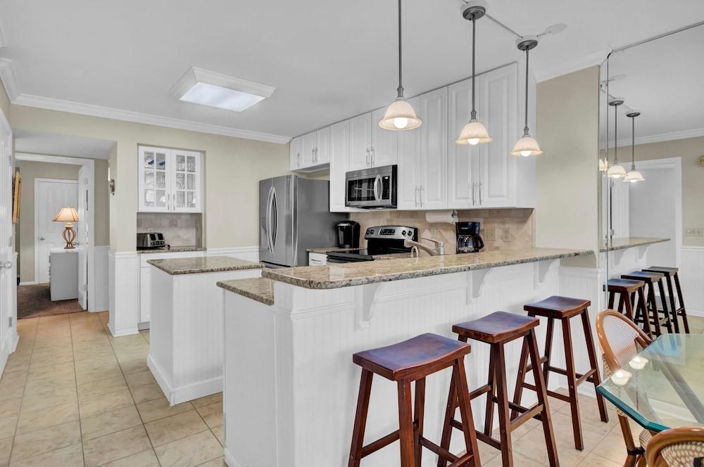 123d Shipwatch by Avantstay Beach Access Pool