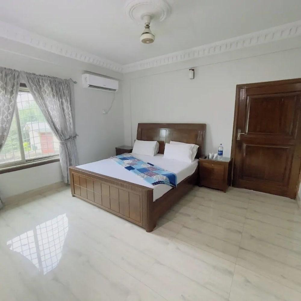 The Lodge Guest House