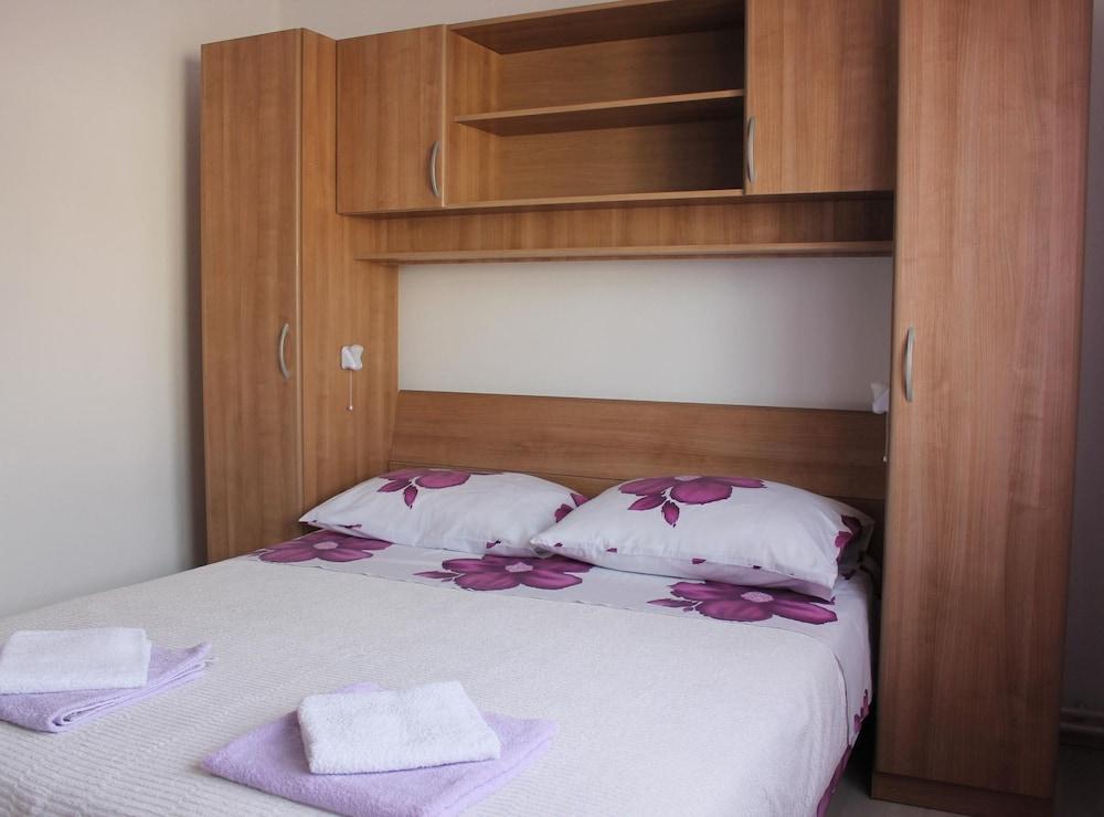 Serene Sea View Krk Apartment With Balcony