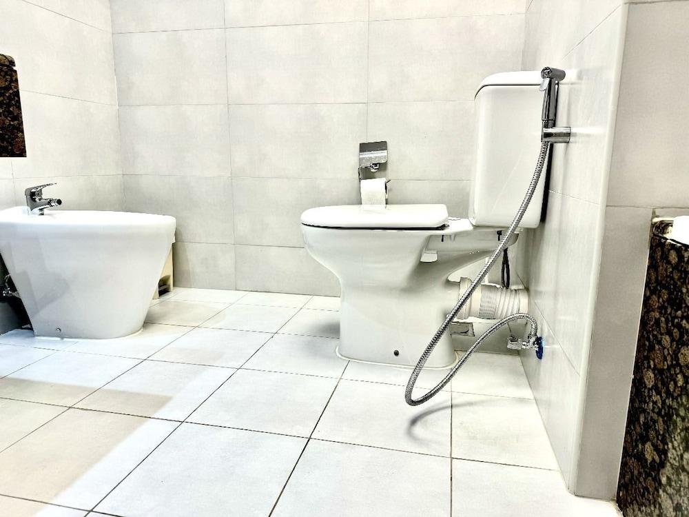 Sadaf 6 Luxury Stays Bed Space