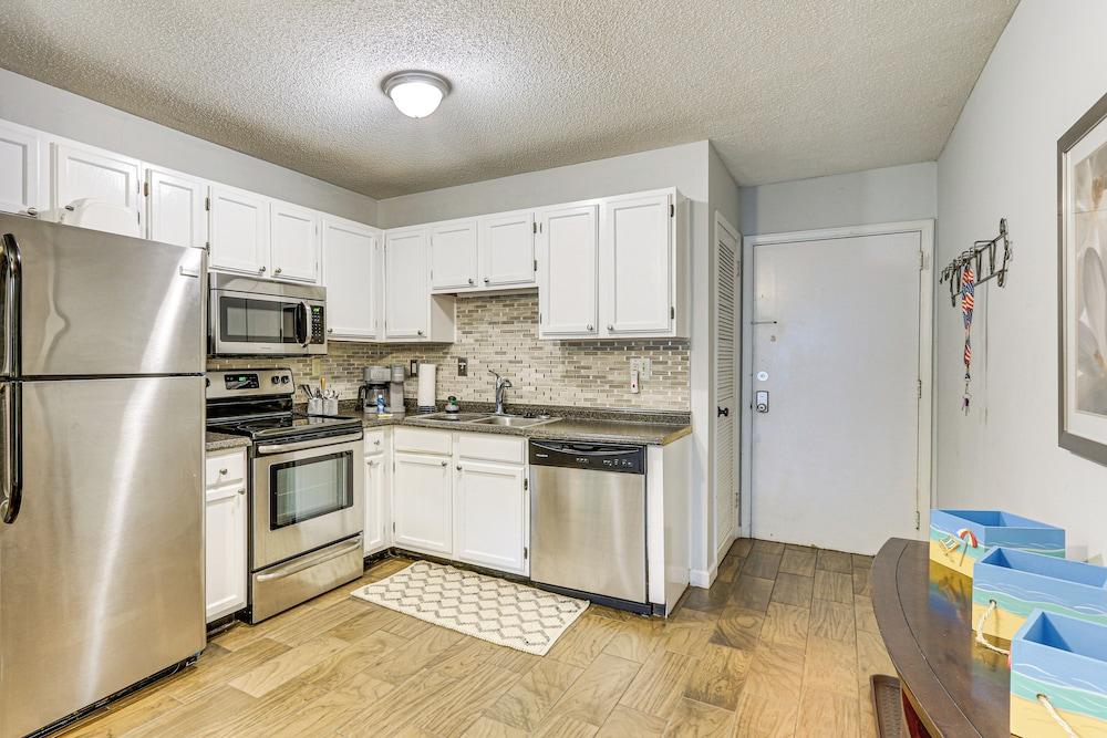 Beach & Pool Access: Tranquil Hilton Head Getaway