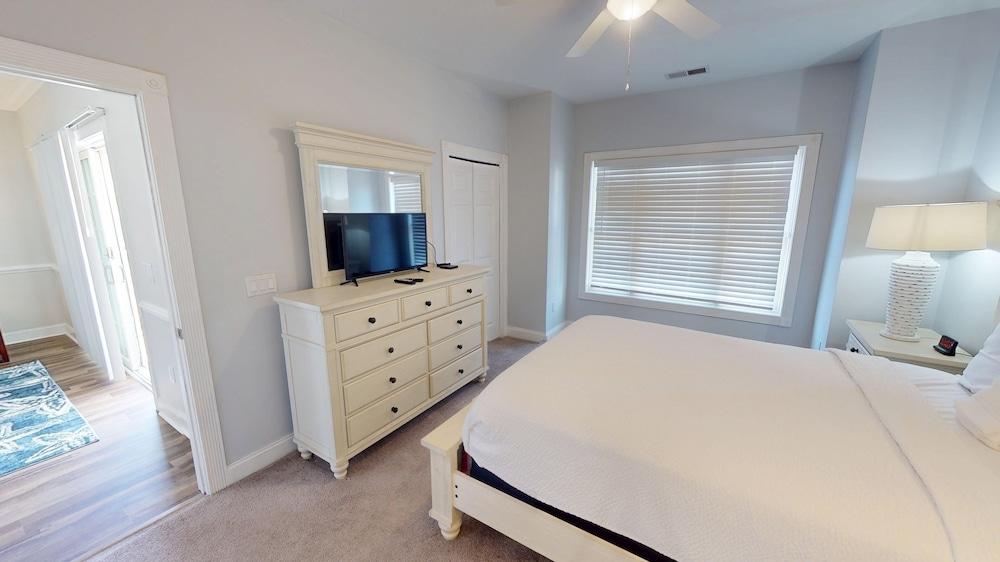 Magnolia Pointe 4869-201 3 Bedroom Condo