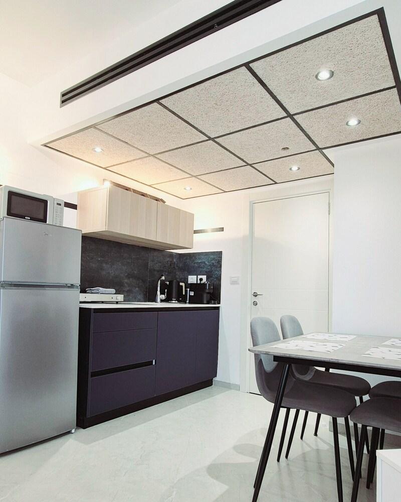 8Go to Leonardo apartments