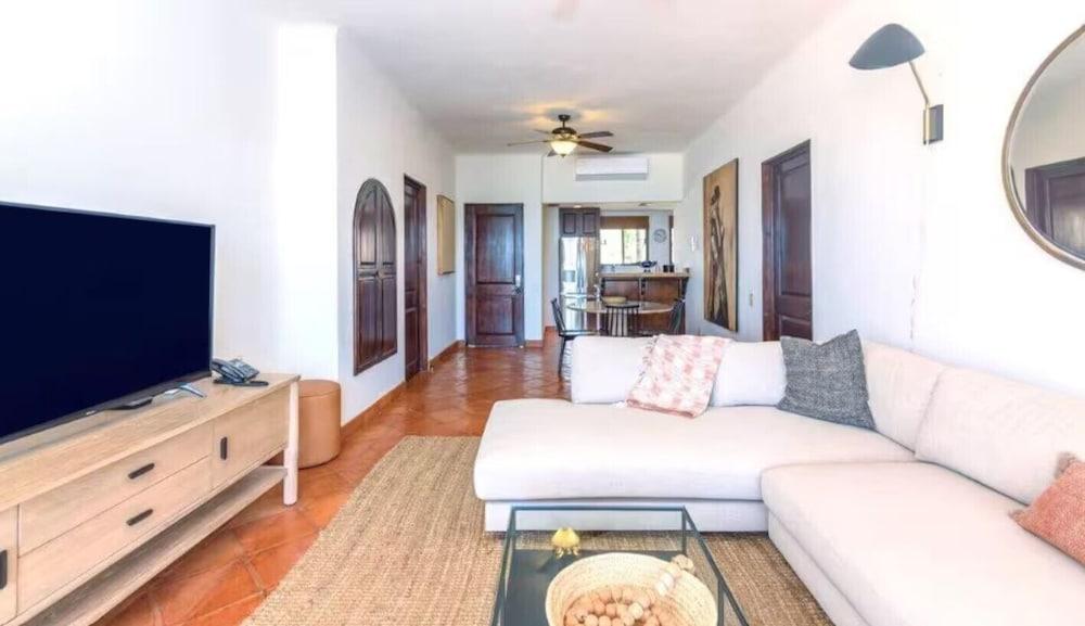 2BD Beach Front Luxury in Cabo