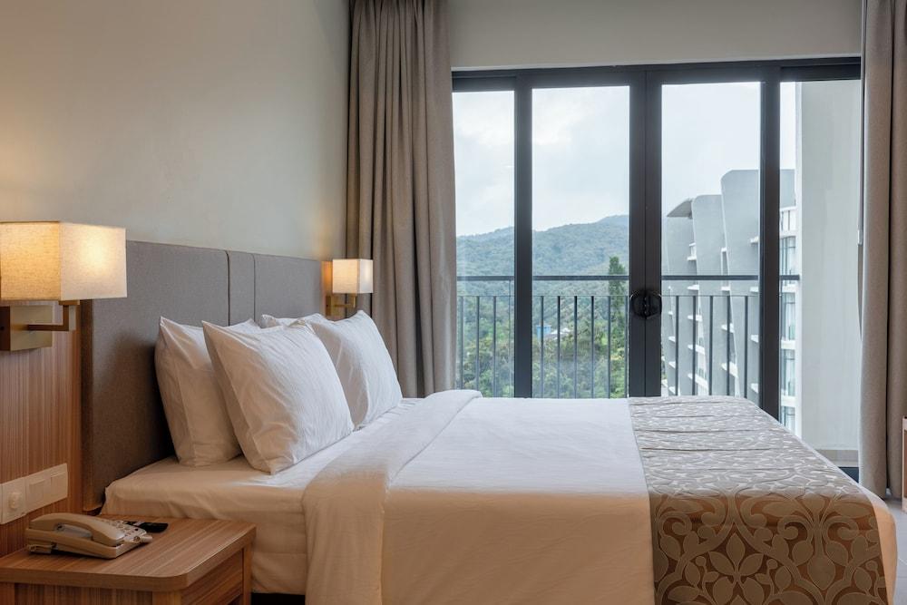 Zenith Suites Cameron