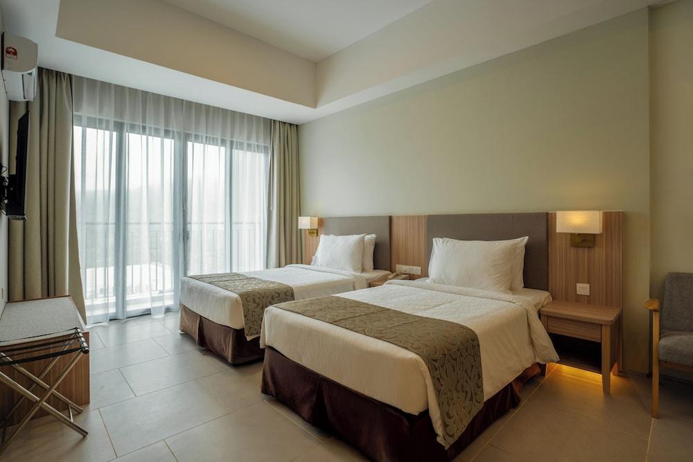 Zenith Suites Cameron