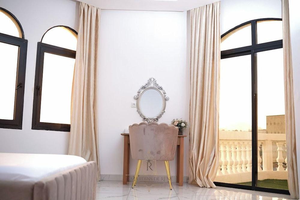 Les Jardins de René - London