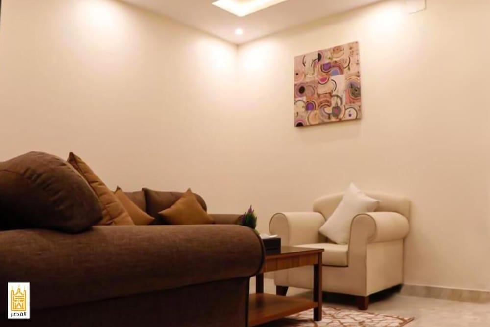 Al Qasr Hotel Suites - Al Iskan District