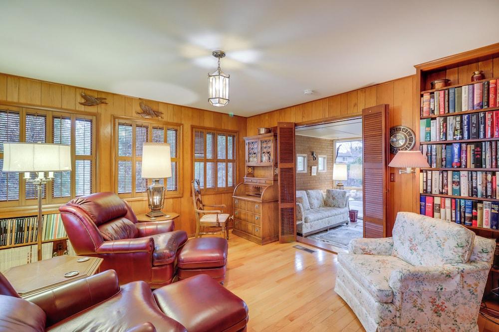 2 Living Areas + Library! Home 22 Mi to Mt Rose