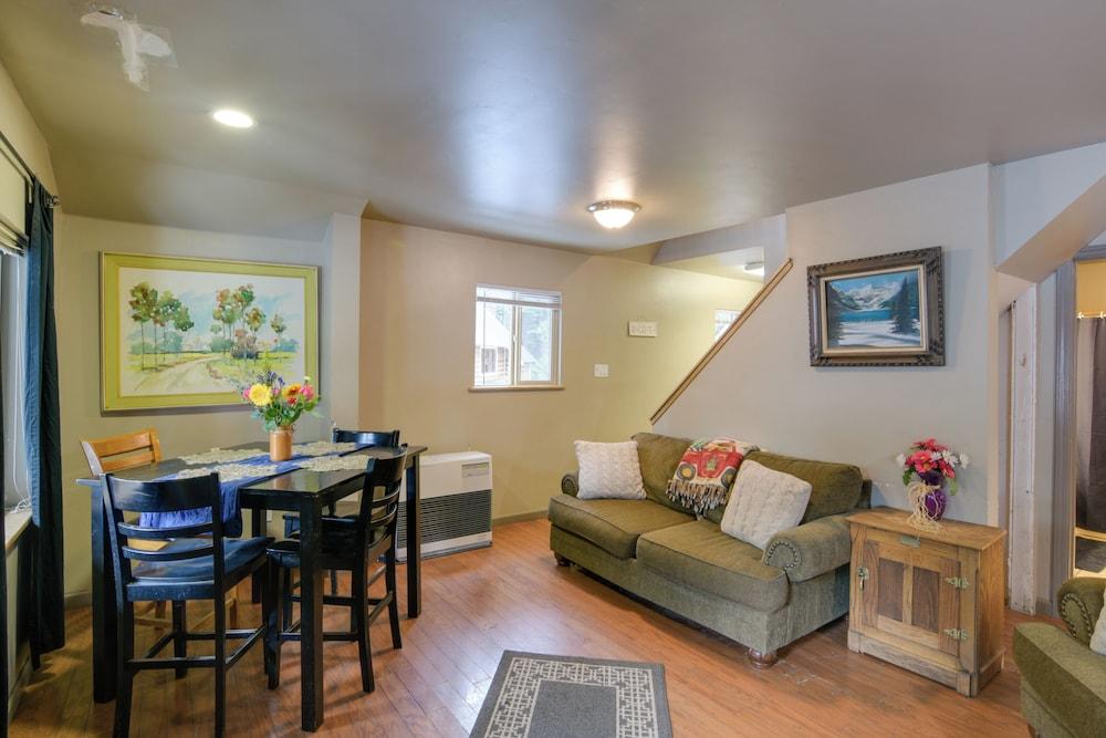 Fire Pit & Trails On-site: Butte Meadows Retreat!