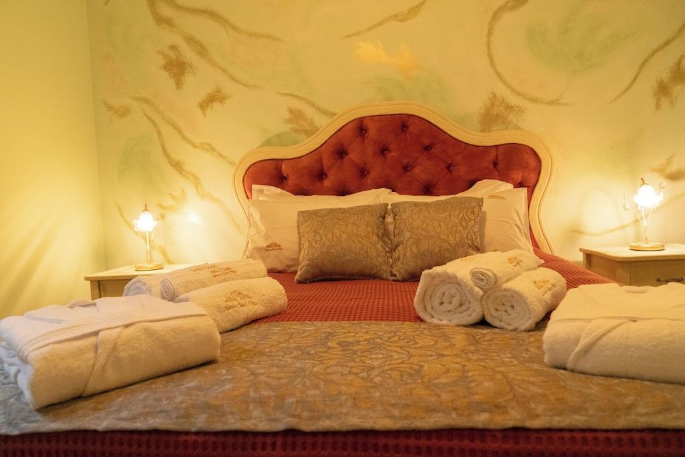 99 Luxury Exotic Villas