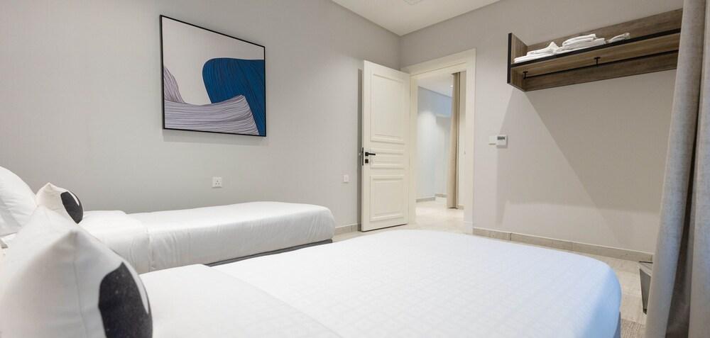 Kease Yasmin H-2 Royal Touch AZ77