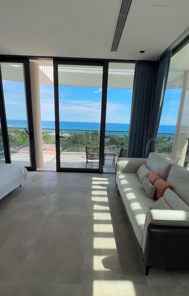 Diamond beach OceanView Villa