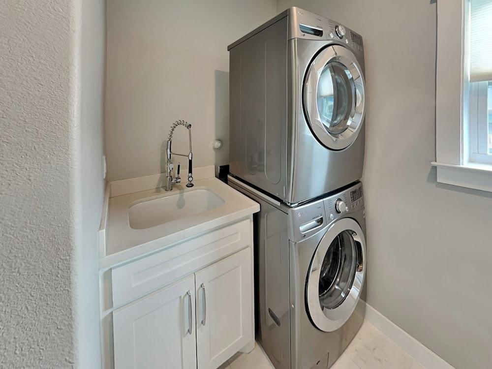 Rosé By The Bay by Ryson Vacation Rentals