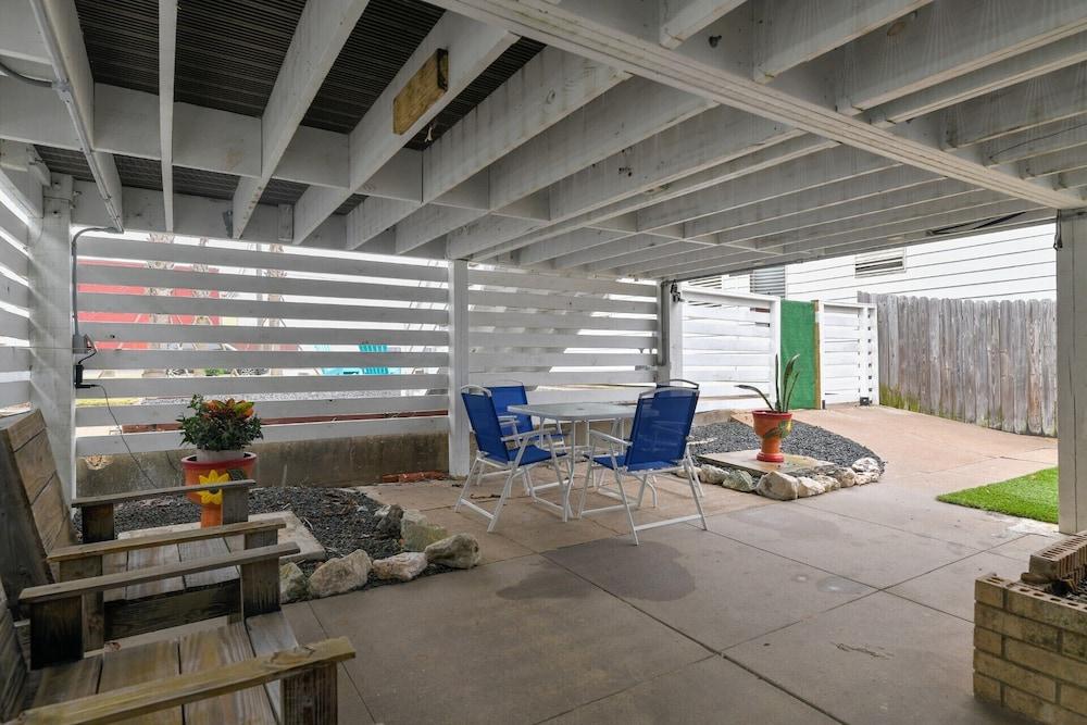 The Grand on Ave O by Ryson Vacation Rentals