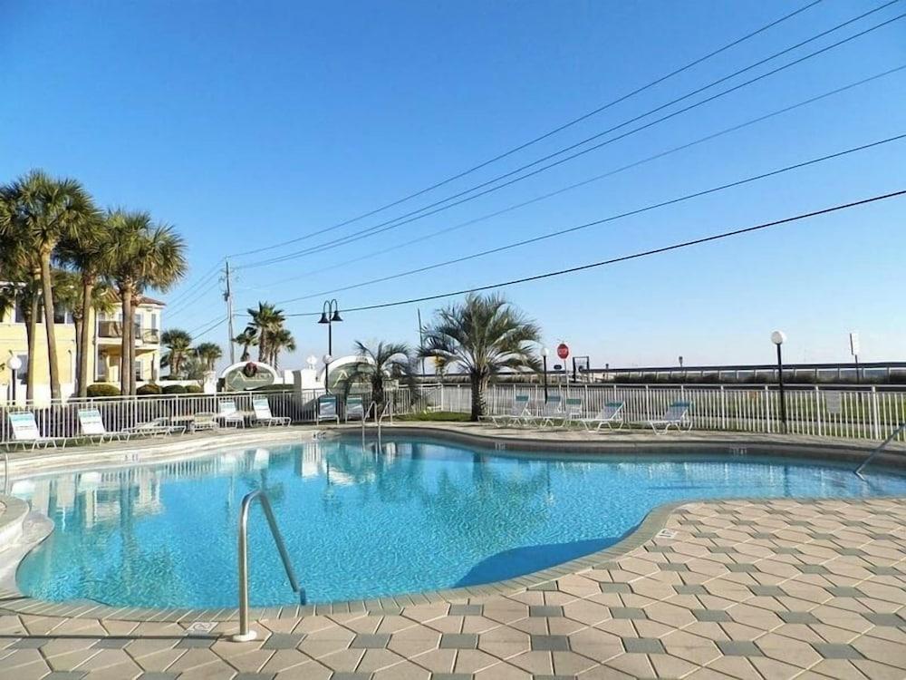 Emerald Port Of Call by Southern Vacation Rentals