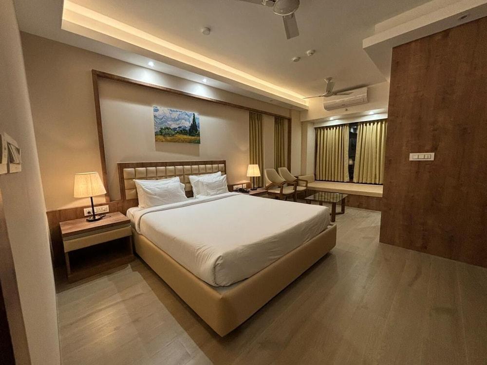 The Pearl Club Resort